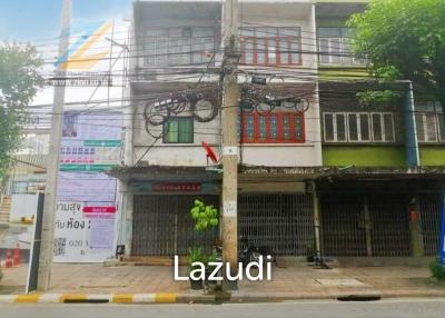 Rama 4 Road 3-Storey Commercial Hub Near BTS Phrakhanong For Sale.