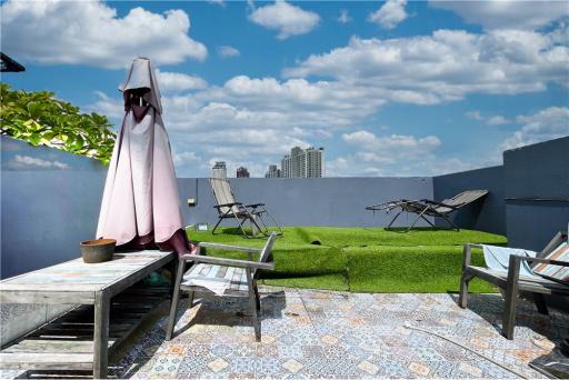 2 bedrooms with private rooftop at The Waterford Park Rama 4.