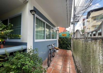 Guest house to rent in vibrant Chiang Mai Old City