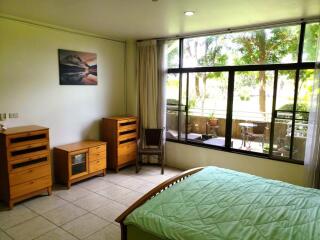 Condo with 2 Bedrooms directly at the beach