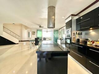 Condo for sale 3 bedroom 278 m² in Paradise Condominium, Pattaya