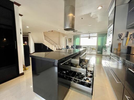 Condo for sale 3 bedroom 278 m² in Paradise Condominium, Pattaya