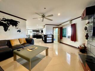 ขาย คอนโด 3 ห้องนอน 278 ตร.ม. ใน  Paradise Condominium, Pattaya