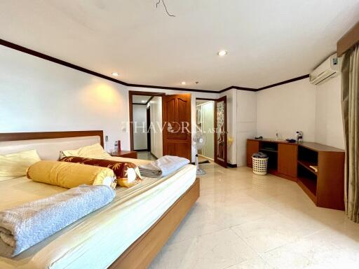 ขาย คอนโด 3 ห้องนอน 278 ตร.ม. ใน  Paradise Condominium, Pattaya