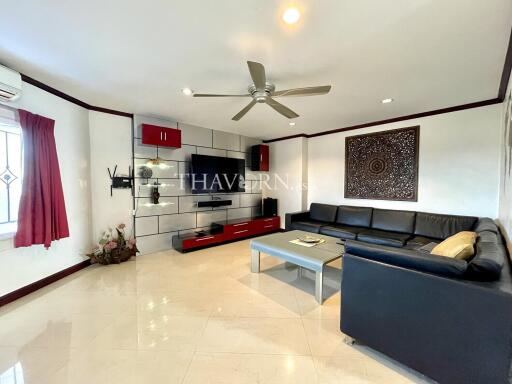 Condo for sale 3 bedroom 278 m² in Paradise Condominium, Pattaya