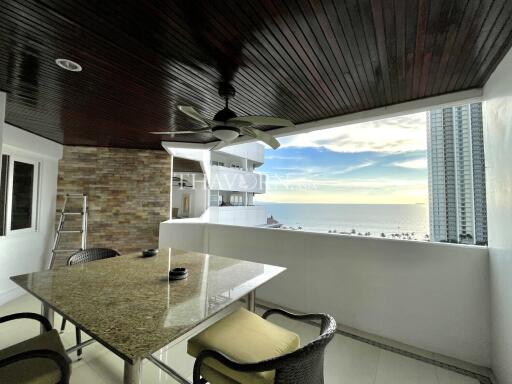 Condo for sale 3 bedroom 278 m² in Paradise Condominium, Pattaya