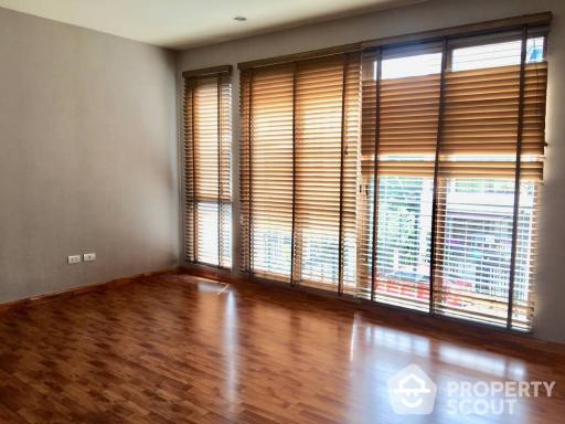 3-BR Townhouse near BTS Bang Chak (ID 512285)