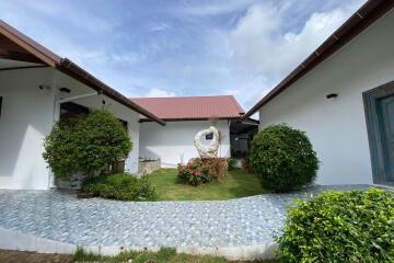 A pool villa 4 bed for sale in Mae Tang, Chiang Mai