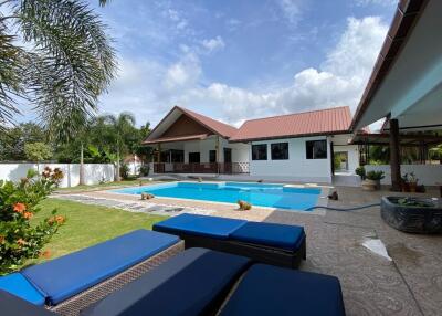 A pool villa 4 bed for sale in Mae Tang, Chiang Mai