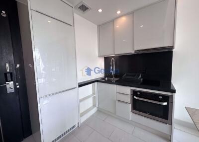 1 Bedroom Condo in Sky Residences Pratumnak C010459