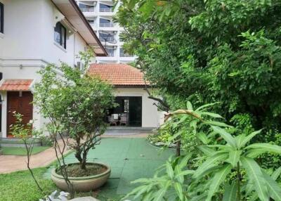 Single house for sale in Nong Prue Park Rung Rueang Village, great location near Jomtien Beach.