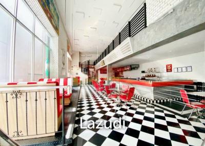 Sukhumvit 11 Retail Haven – Bar/Restaurant Space Near BTS Nana