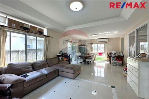 153 Sqm., 3 Beds House listed for ฿ 4,900,000.