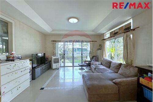 153 Sqm., 3 Beds House listed for ฿ 4,900,000.