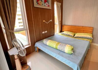 Condo with 2 bedrooms in quiet area of Pratamnak