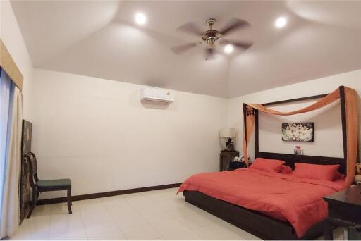 3 Bedroom House with Pool in Jomtien