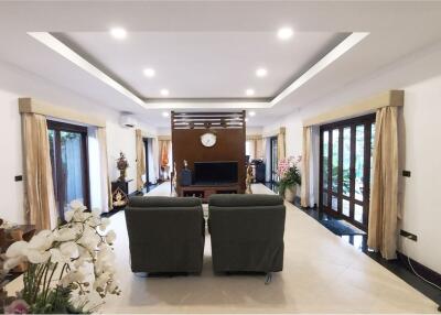 3 Bedroom House with Pool in Jomtien