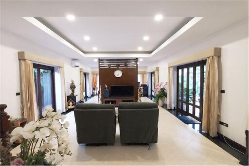 3 Bedroom House with Pool in Jomtien