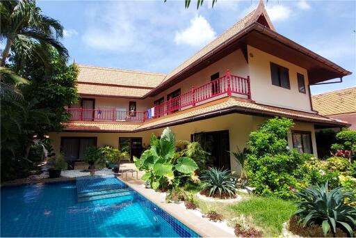 3 Bedroom House with Pool in Jomtien