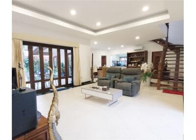 3 Bedroom House with Pool in Jomtien - 920471009-81