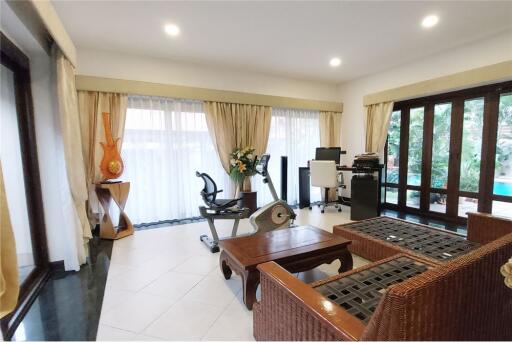 3 Bedroom House with Pool in Jomtien