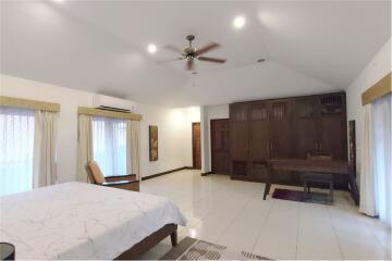 3 Bedroom House with Pool in Jomtien