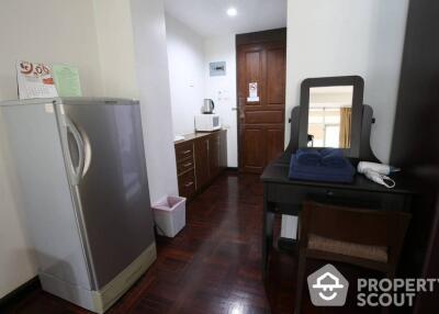 Studio Apt. near MRT Si Lom