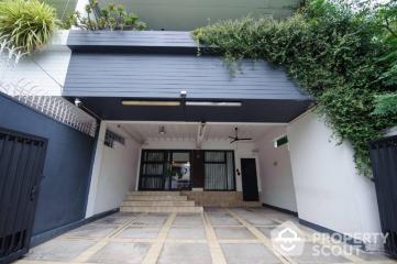 3-BR Townhouse near BTS Sanam Pao