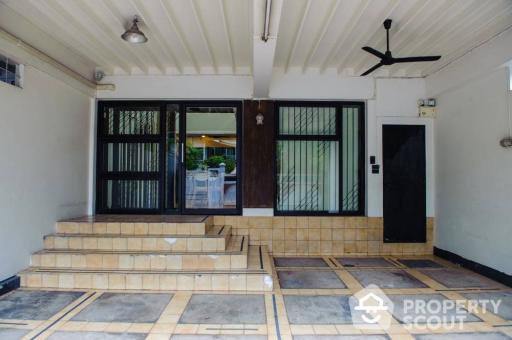 3-BR Townhouse near BTS Sanam Pao