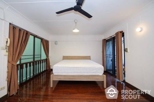 3-BR Townhouse near BTS Sanam Pao