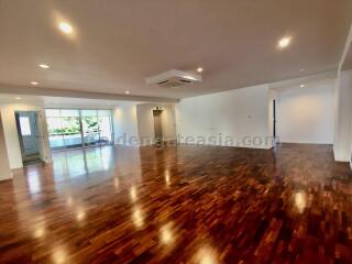 Spacious 4-Bedrooms - Thong Lo (Sukhumvit 55)