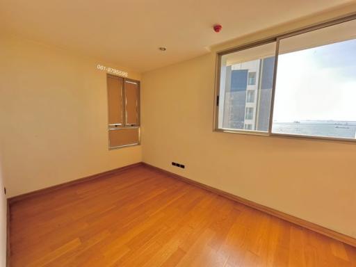 Condo for sale in Sriracha, Marina Bayfront, Sriracha, large room, sea view.