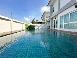 3 Bedrooms House in Patta Village East Pattaya H011220