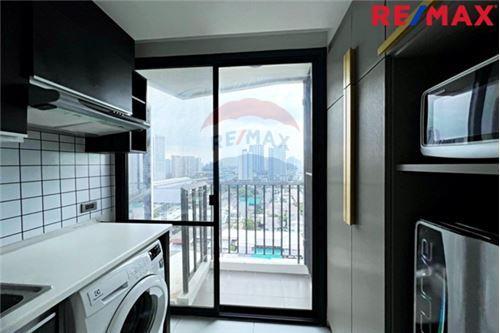 34 Sqm., 1 Bed Condo listed for ฿ 2,750,000.