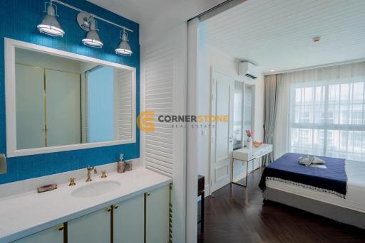 คอนโดนี้ มีห้องนอน 1 ห้องนอน  อยู่ในโครงการ คอนโดมิเนียมชื่อ Grand Florida Beachfront Condo