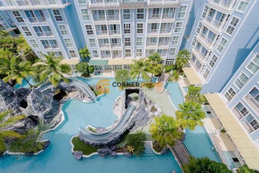 คอนโดนี้ มีห้องนอน 1 ห้องนอน  อยู่ในโครงการ คอนโดมิเนียมชื่อ Grand Florida Beachfront Condo