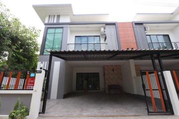 3 bedroom townhouse at Pajaree Village, Nong Khwai