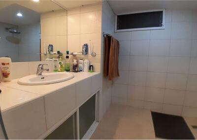 Hot deal !! 2 Bedrooms for Sell in Pingpha condo