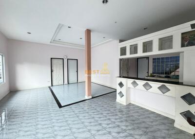 2 Bedrooms Villa / Single House in Chatkaew Village East Pattaya H011429