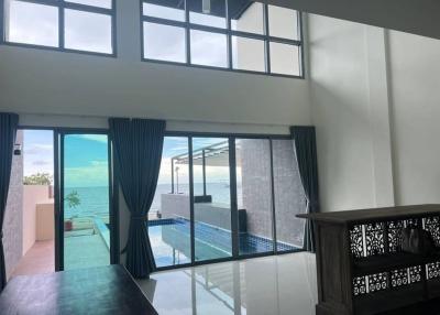 House for rent in Bangsaen, next to the sea, Casa Luna Paradiso.