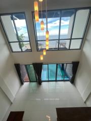 House for rent in Bangsaen, next to the sea, Casa Luna Paradiso.