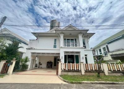 Single house for sale near the sea, Bang Phra, Bang Saen, Casa Luna with furniture.