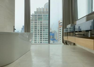 Silom Luxury Condo Sale