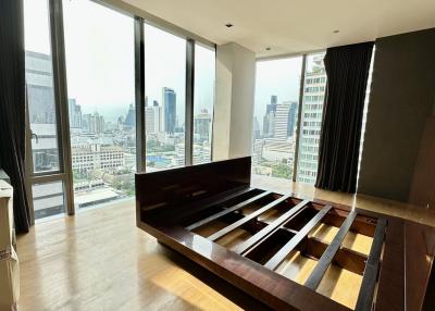 Silom Luxury Condo Sale