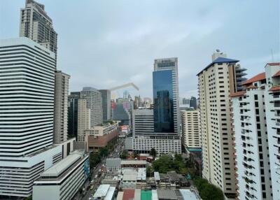 A Specious one bedroom condo for Sale at Asoke – Sukhumvit 21 near Exchange Tower