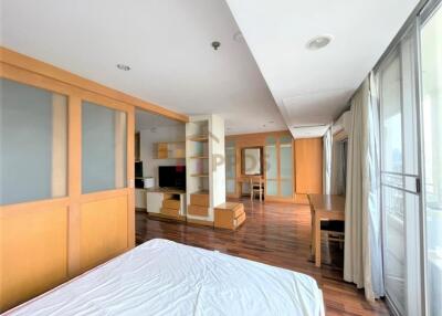 A Specious one bedroom condo for Sale at Asoke – Sukhumvit 21 near Exchange Tower