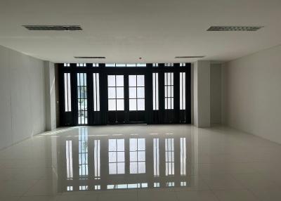 For Rent Samut Prakan Retail King Kaew Bang Phli