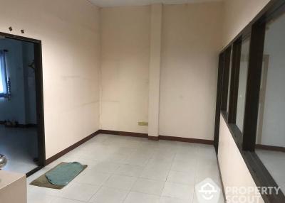 Office Space for Rent and Sale in Sam Sen Nok