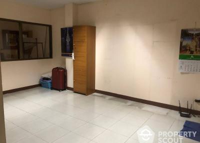 Office Space for Rent and Sale in Sam Sen Nok