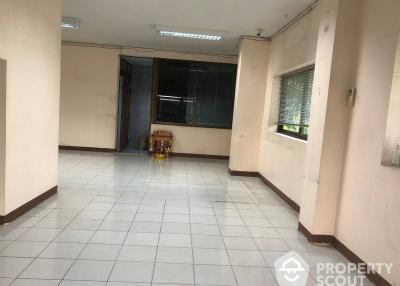 Office Space for Rent and Sale in Sam Sen Nok